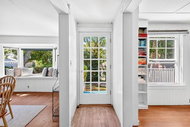 34 Pequossett Ave, Falmouth, MA 02556