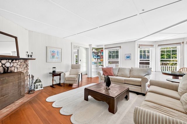 34 Pequossett Ave, Falmouth, MA 02556