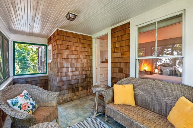 34 Pequossett Ave, Falmouth, MA 02556