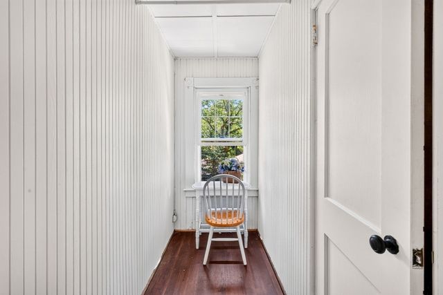 34 Pequossett Ave, Falmouth, MA 02556