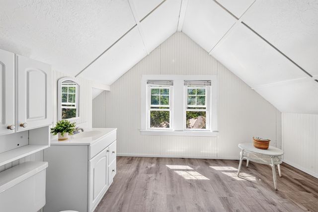 34 Pequossett Ave, Falmouth, MA 02556