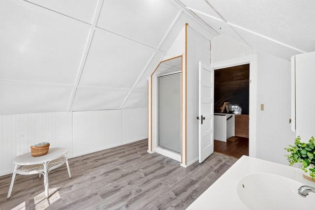 34 Pequossett Ave, Falmouth, MA 02556
