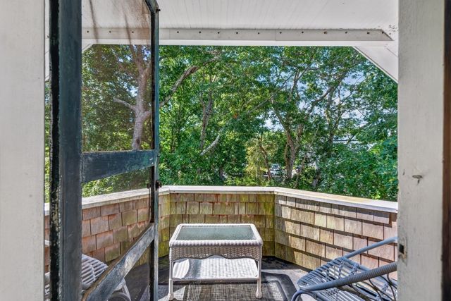34 Pequossett Ave, Falmouth, MA 02556