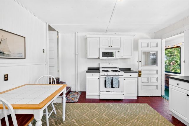 34 Pequossett Ave, Falmouth, MA 02556