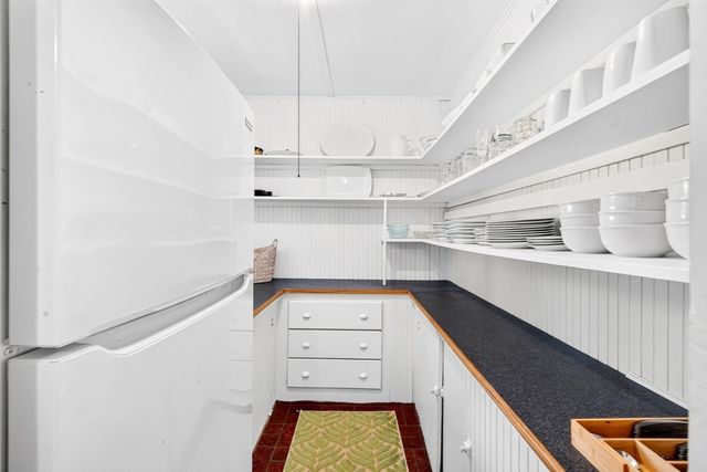 34 Pequossett Ave, Falmouth, MA 02556