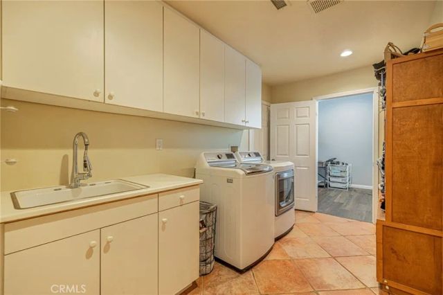 574 Oak Tree Court, Simi Valley, CA 93065