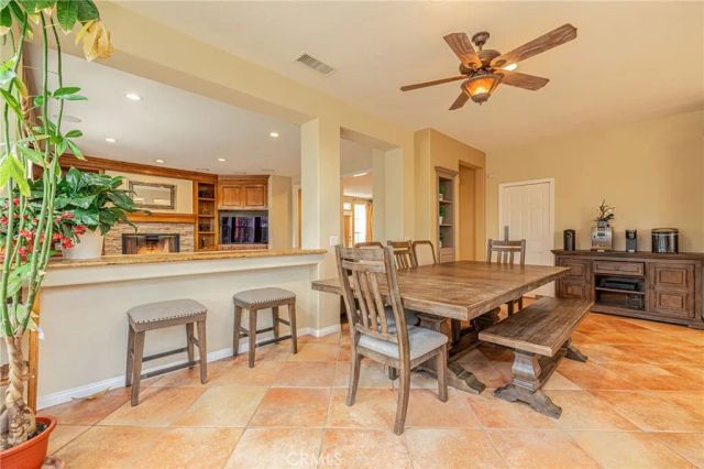 574 Oak Tree Court, Simi Valley, CA 93065