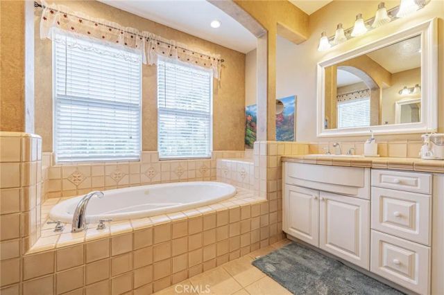 574 Oak Tree Court, Simi Valley, CA 93065
