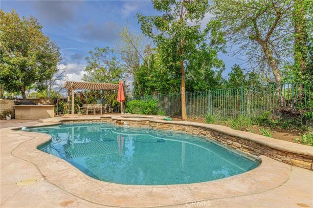 574 Oak Tree Court, Simi Valley, CA 93065