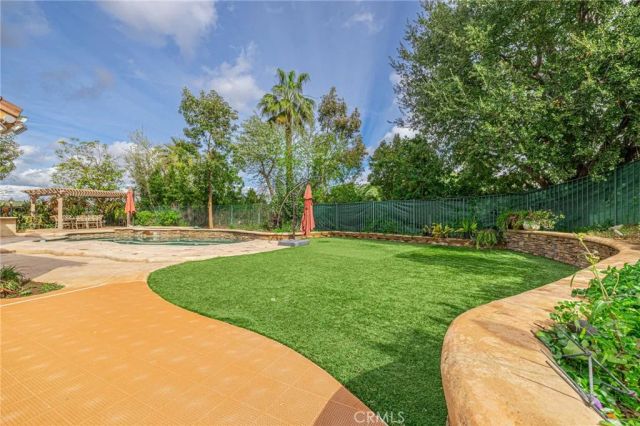 574 Oak Tree Court, Simi Valley, CA 93065