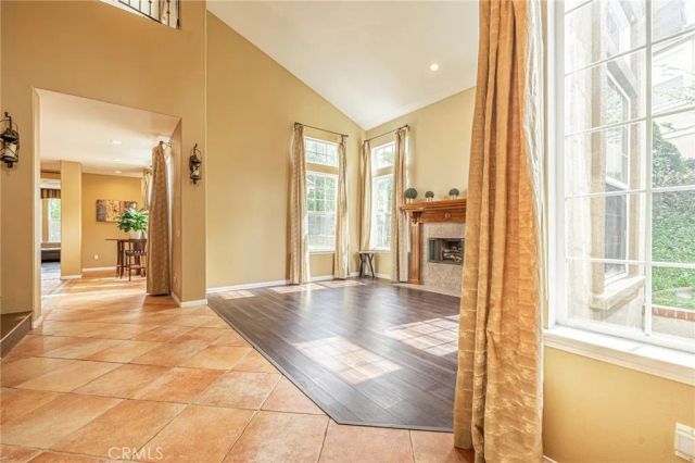 574 Oak Tree Court, Simi Valley, CA 93065