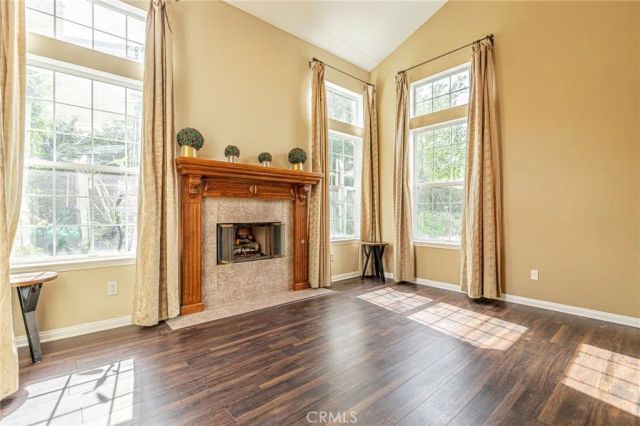 574 Oak Tree Court, Simi Valley, CA 93065