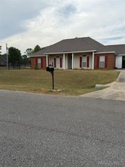 153 Autumn Springs Road, Deatsville, AL 36022