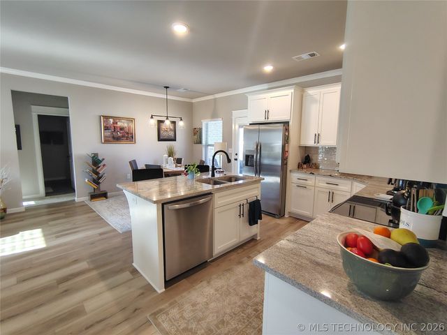 306 N Frisco Street, Catoosa, OK 74015