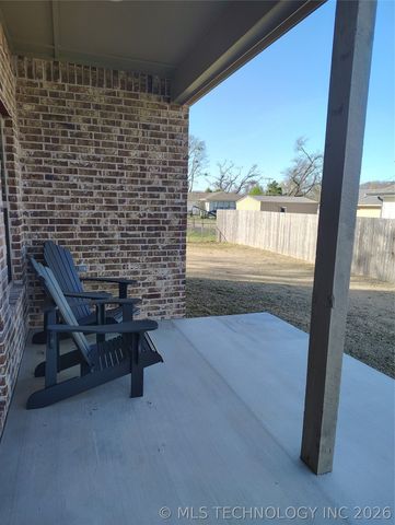 306 N Frisco Street, Catoosa, OK 74015