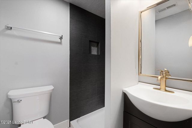 614 Atwood St, Louisville, KY 40217