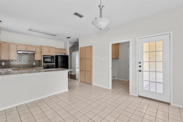 2805 Inniswood Circle, Arlington, TX 76015