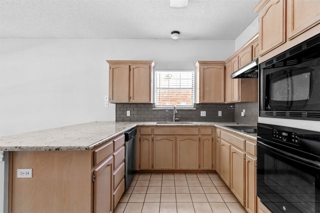 2805 Inniswood Circle, Arlington, TX 76015
