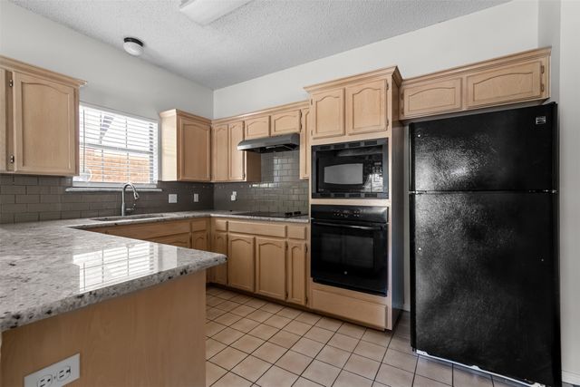 2805 Inniswood Circle, Arlington, TX 76015