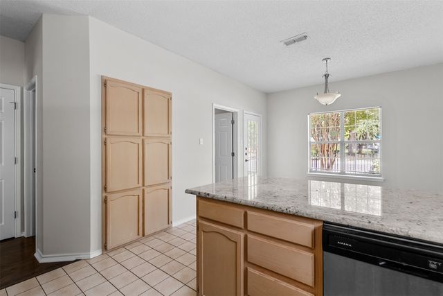 2805 Inniswood Circle, Arlington, TX 76015