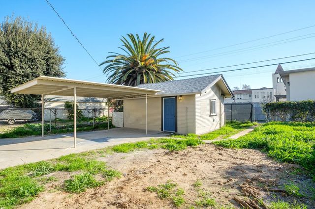 4444 E Iowa Avenue, Fresno, CA 93702