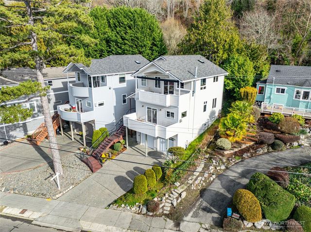 5064 Beach Drive SW, Seattle, WA 98136