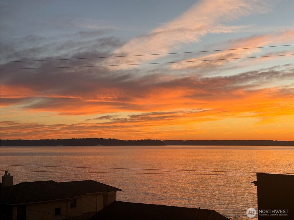 5064 Beach Drive SW, Seattle, WA 98136