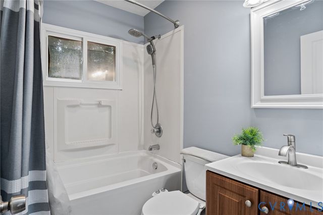 2433 Osborne Rd, Chester, VA 23831