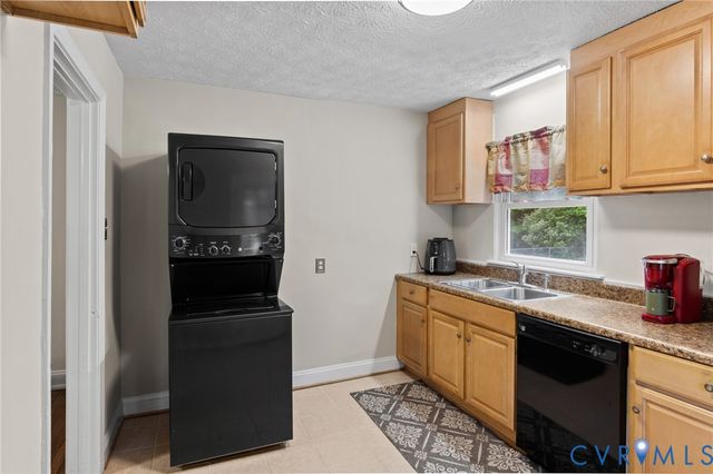 2433 Osborne Rd, Chester, VA 23831