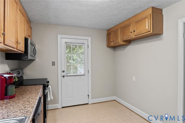 2433 Osborne Rd, Chester, VA 23831