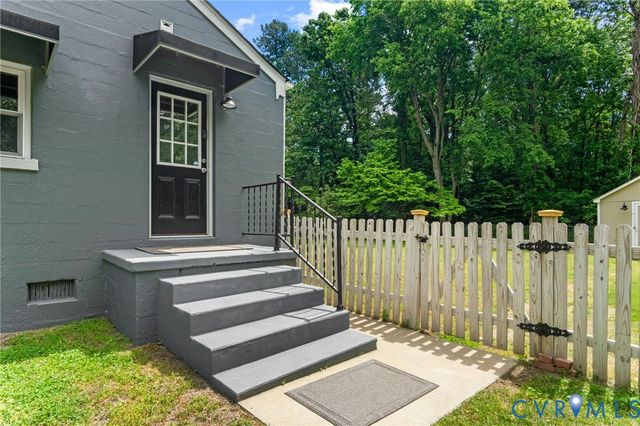 2433 Osborne Rd, Chester, VA 23831