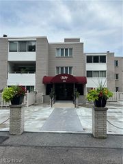 520 Meredith Lane 502, Cuyahoga Falls, OH 44223