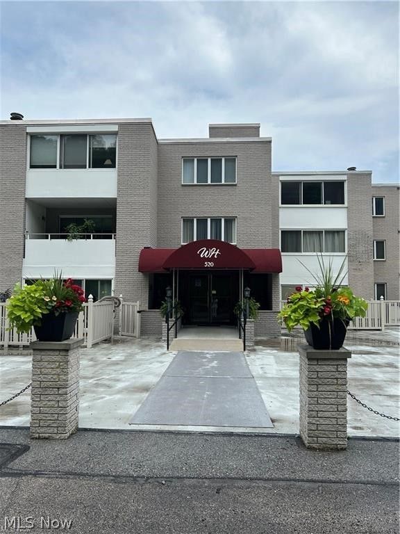 520 Meredith Lane 502, Cuyahoga Falls, OH 44223