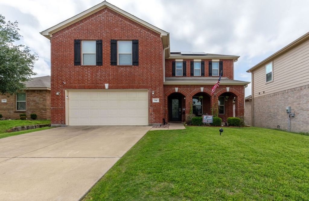916 Glenndon Drive, Fort Worth, TX 76120