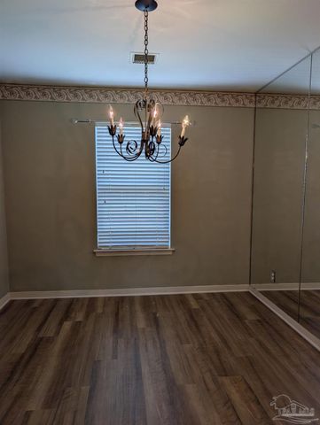 4135 Lynn Ora Dr, Pensacola, FL 32504
