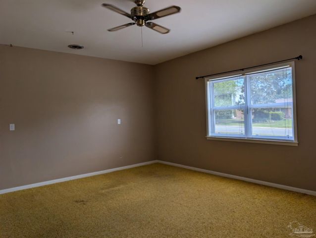 4135 Lynn Ora Dr, Pensacola, FL 32504
