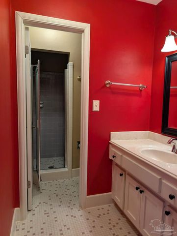 4135 Lynn Ora Dr, Pensacola, FL 32504