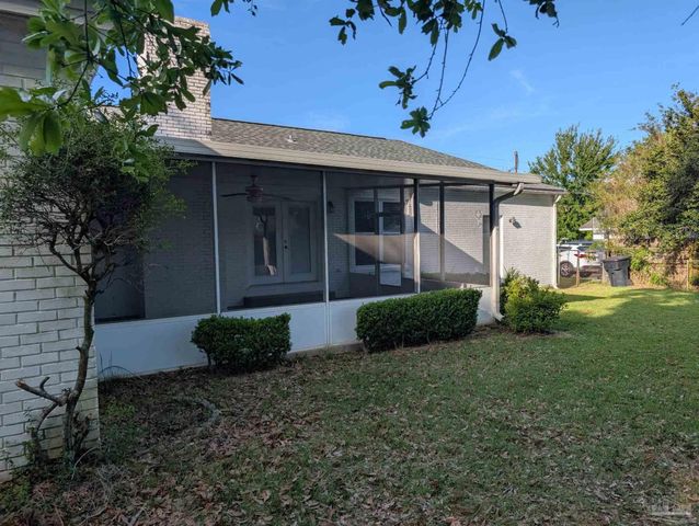 4135 Lynn Ora Dr, Pensacola, FL 32504
