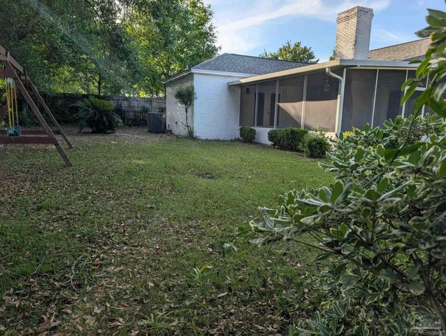 4135 Lynn Ora Dr, Pensacola, FL 32504