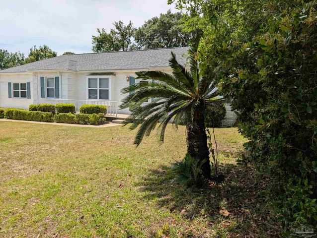 4135 Lynn Ora Dr, Pensacola, FL 32504