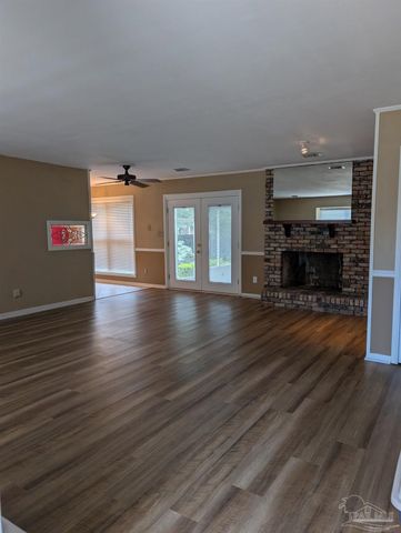 4135 Lynn Ora Dr, Pensacola, FL 32504