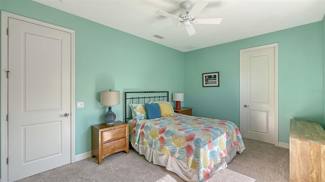 5201 AVENIDA DEL MARE, Sarasota, FL 34242