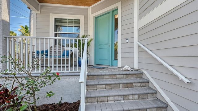 5201 AVENIDA DEL MARE, Sarasota, FL 34242