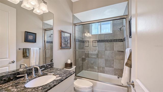 5201 AVENIDA DEL MARE, Sarasota, FL 34242