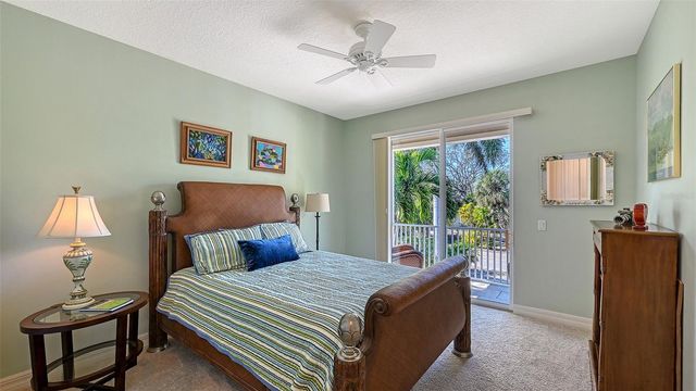 5201 AVENIDA DEL MARE, Sarasota, FL 34242