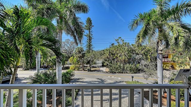 5201 AVENIDA DEL MARE, Sarasota, FL 34242