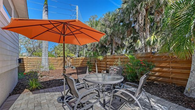 5201 AVENIDA DEL MARE, Sarasota, FL 34242