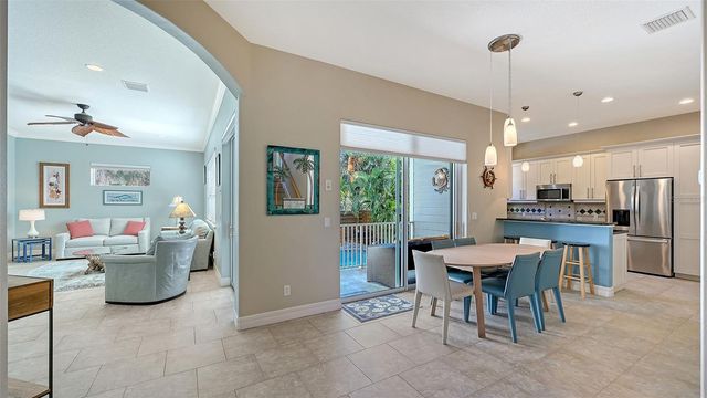 5201 AVENIDA DEL MARE, Sarasota, FL 34242