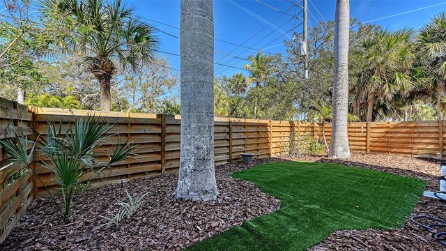 5201 AVENIDA DEL MARE, Sarasota, FL 34242