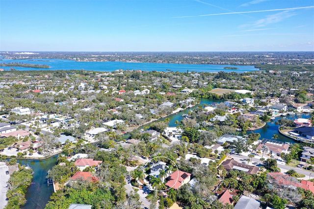 5201 AVENIDA DEL MARE, Sarasota, FL 34242